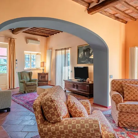 Holiday home Il Mammolino - E Jacuzzi *